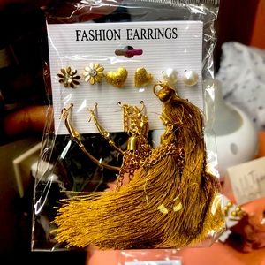 Fashion earrings Great Deal